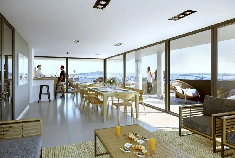 Moderno apartamento con vistas panorámicas al mar y diseño interior elegante en Horus Real Estate Agency.