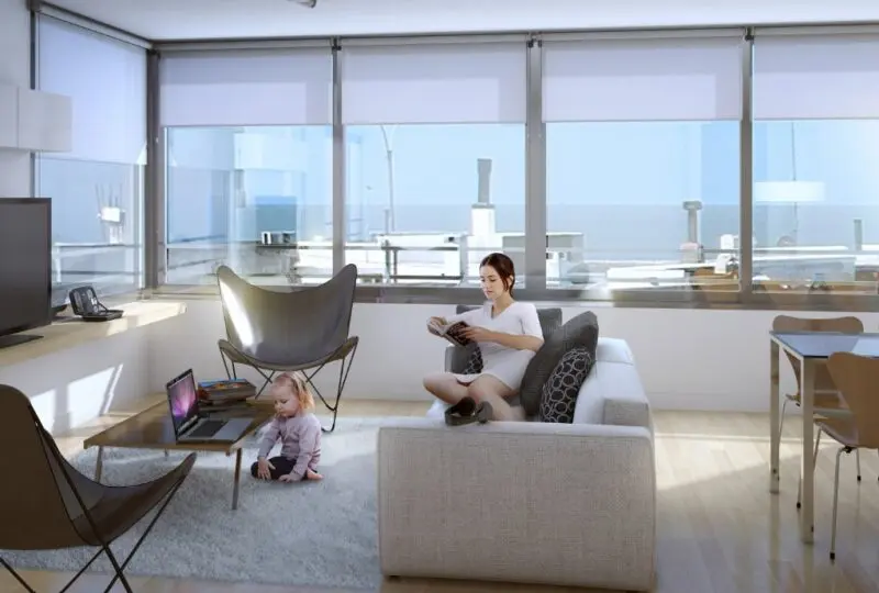 Apartamento moderno y luminoso con grandes ventanales, ideal para viviendas y alquiler en el centro urbano. Espacio cómodo y elegante con vistas panorámicas, perfecto para familias y profesionales.