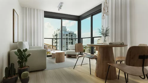 Amplio salón con vista panorámica a la ciudad, paredes de cristal y mobiliario moderno en un apartamento de lujo en Madrid. Perfecto para venta o alquiler de propiedades residenciales de alta gama.